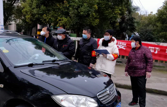 (南通崇川区学田街道 供稿 教育列表 三吴大地南京 移动版)【苏力同心战疫情】父女同为志愿者 共筑南通崇川区学田街道疫情防线