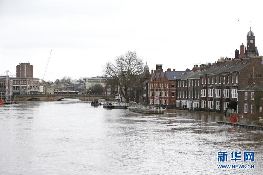 新华网：英国部分地区遭受洪水侵袭