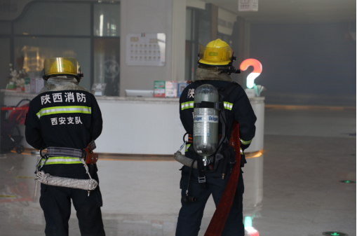 时刻绷紧“安全弦” 浐灞生态区举行消防疏散演练