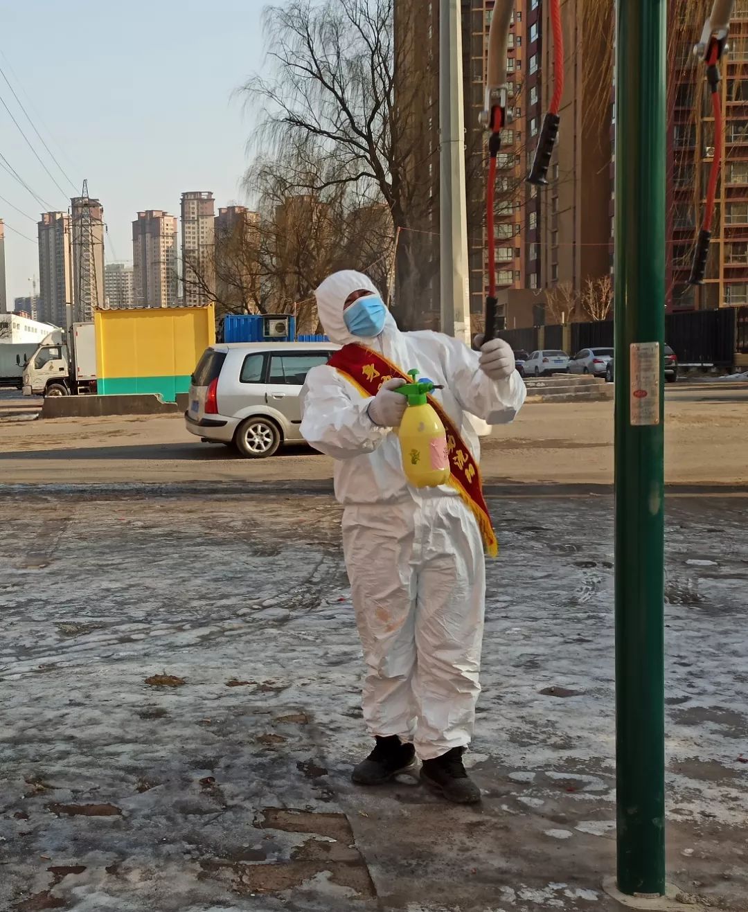 人民铁道报@“跨界”补位，筑起铁壁铜墙丨战“疫”中的铁路人