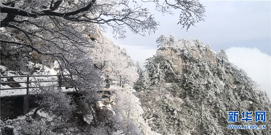 平顶山市鲁山县：初雪到 美景至