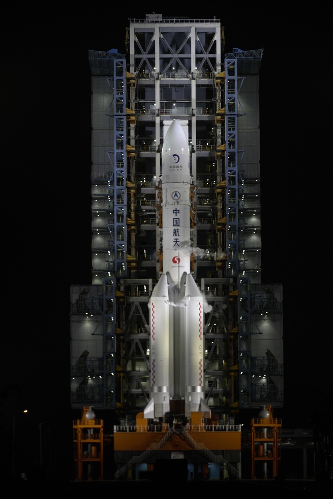 嫦娥五号　中国初の宇宙サンプル採取・地球帰還作業を開始