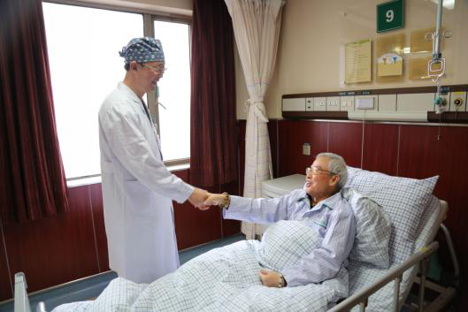 【湖北】【CRI原创】武汉亚洲心脏病医院不开胸为七旬老人二次心脏换瓣