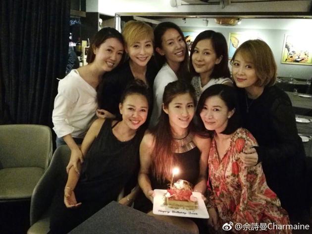洪金宝儿媳生日 TVB众美女簇拥捧生日蛋糕的