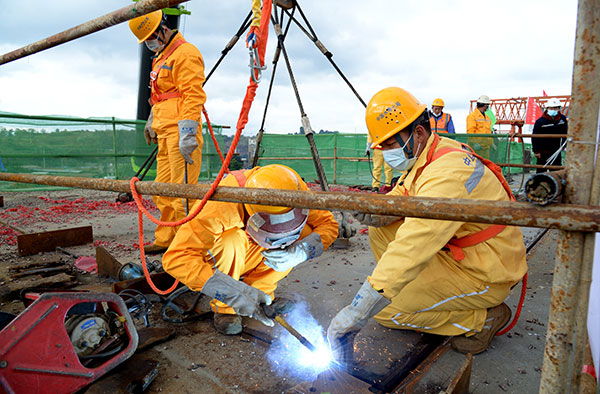 成都金堂韩滩双岛大桥钢箱梁成功合龙 预计2021年5月建成通车