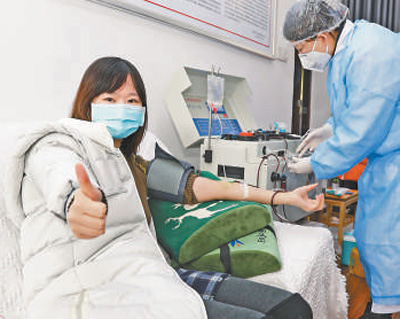 [人民日报]志愿者，温暖这座城（英雄的城市 英雄的人民）