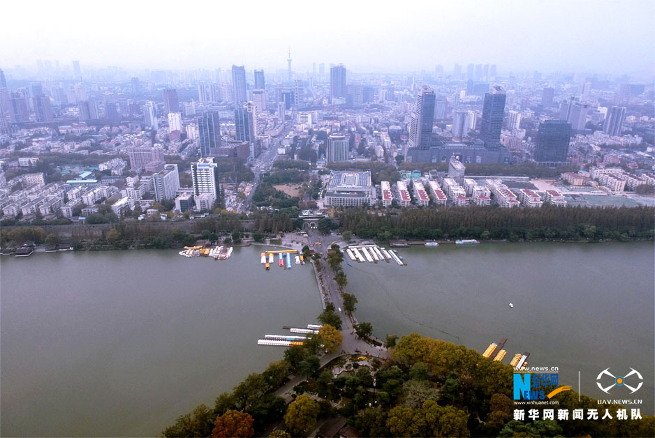 图片默认标题_fororder_航拍南京玄武湖 一颗闪耀千年的52