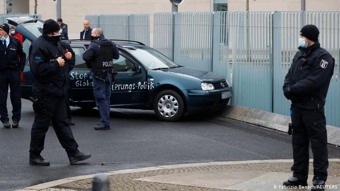 德国总理府遭汽车冲撞 警方逮捕一名男子