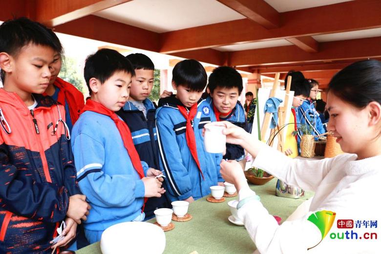 多彩非遗进校园 相伴学生共成长——湖南长沙雨花区非遗进校园探访实录