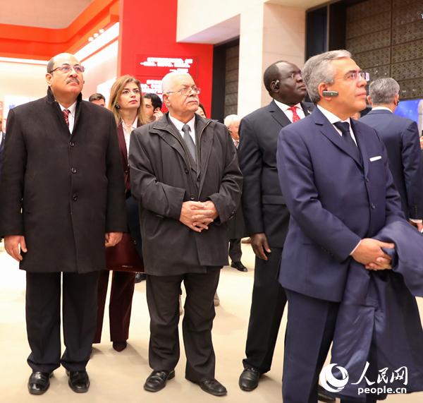 “期待中国创造更大的奇迹”——记西亚北非地区国家驻华使节集体参观庆祝改革开放40周年大型展览