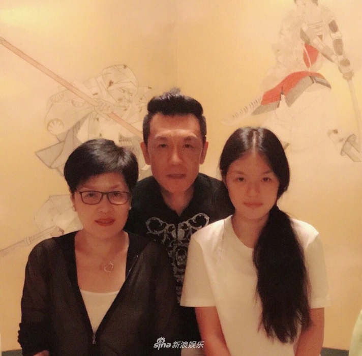 七夕怎么过？李咏秀全家福 玖月奇迹晒泡面