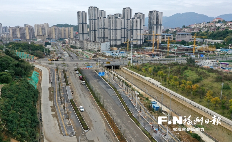 【福州】【Chinanews带图】新西凤路30日力争主线通车 城区在建最大现浇管廊已“落户”
