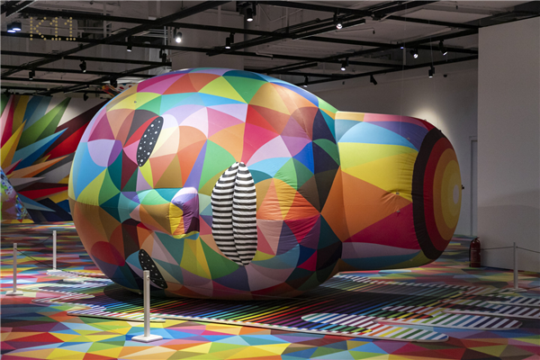 色彩几何之旅点燃沈阳艺术激情 西班牙知名艺术家个展“卡奥斯狂想”开幕