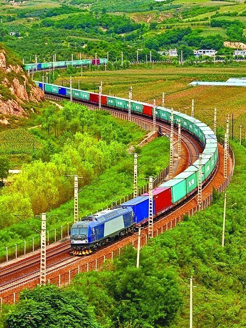 图片默认标题_fororder_中欧班列（成都）驶出成都国际铁路港