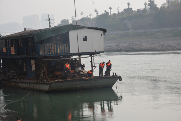 图片默认标题_fororder_2工人正在施工