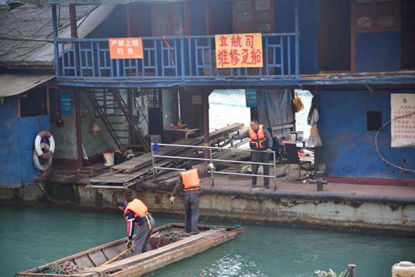 图片默认标题_fororder_3工人正在施工2