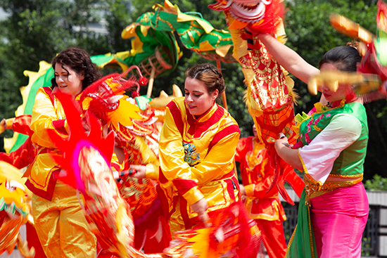Chongqing Ba'nan invites international friends to experience local intangible cultural heritage