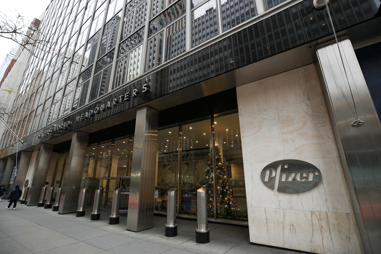 Pfizer/BioNTech aşısı İngiltere'de onaylandı
