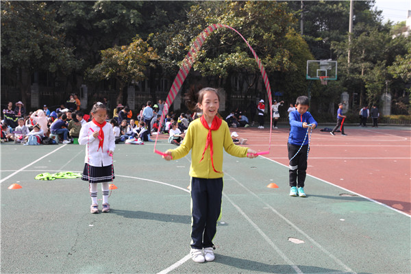 图片默认标题_fororder_跳绳(成都市桐梓林小学 供图).jpg