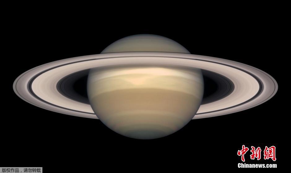 图为土星“证件照”。