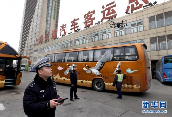 上海：无人机助力交警执法