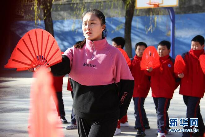 Tarian Kipas Corakkan Budaya Sekolah