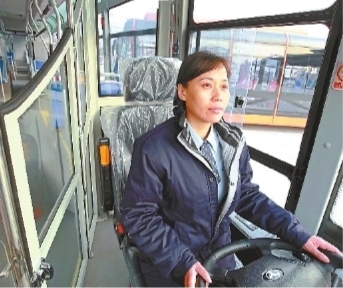 武汉过江公交车乘务安全员2月1日起上岗