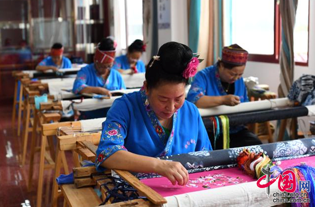 潘鲁生:手艺扶贫的中国经验