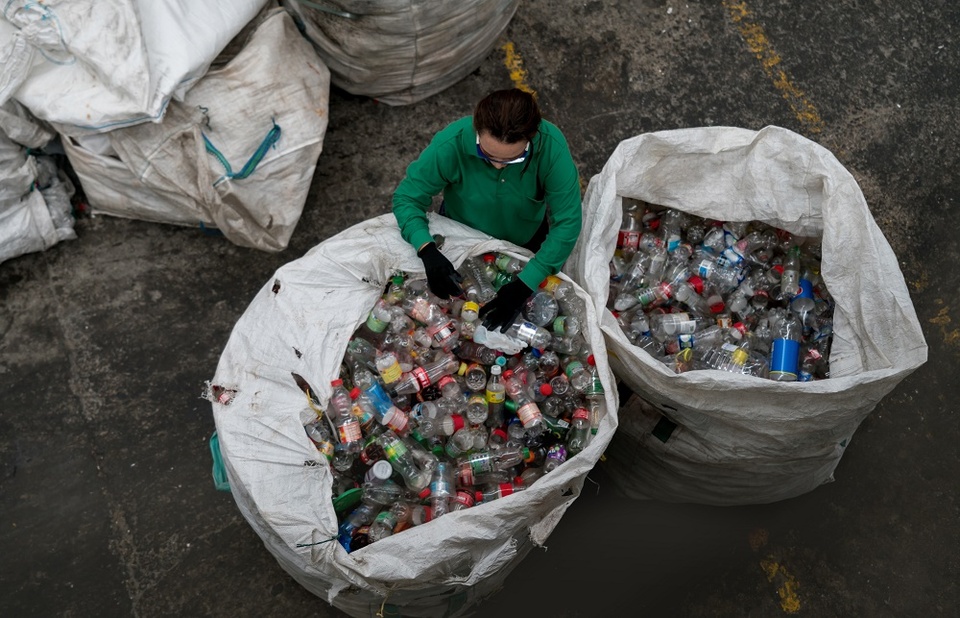彻底对“洋垃圾”说不！2021年元旦起中国全面禁止进口固体废物