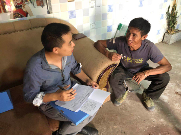 图片默认标题_fororder_江滔深入贫困户家中了解生活情况