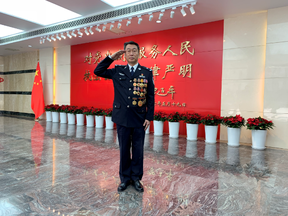 时政新闻眼丨腊月二十七，总书记的这个动作温暖了北京城