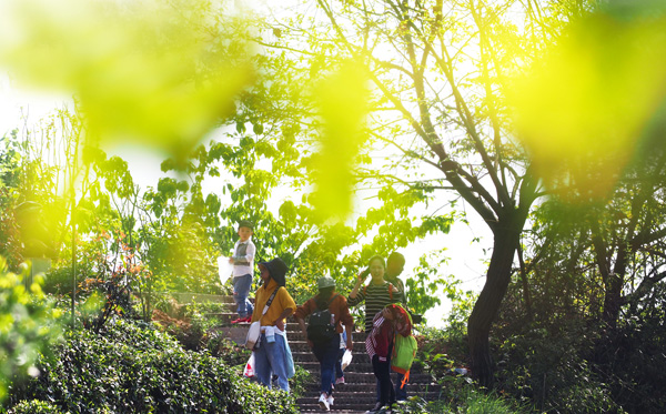 图片默认标题_fororder_前来游玩的游客--摄影-刘杰