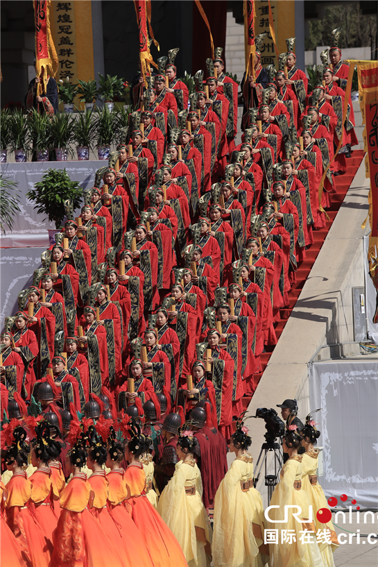 4月5日,己亥(2019)年清明公祭轩辕黄帝典礼在陕西省黄陵县桥山祭祀