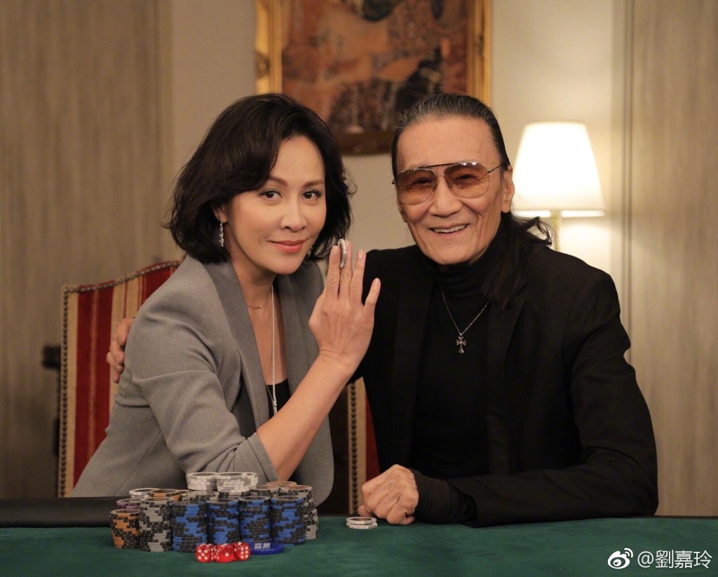 谢贤刘嘉玲同框感慨岁月 哪能看出他们应有的年纪？