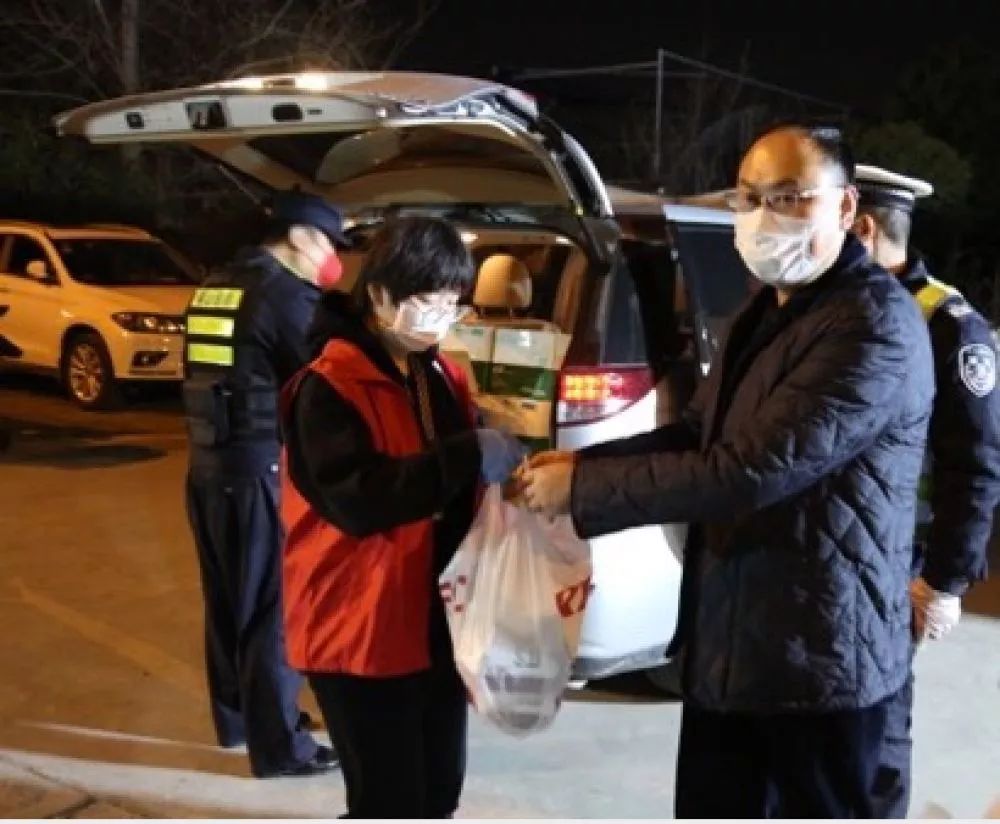 「新华社」“00后”，长大了！