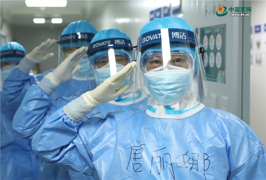 【中国军网】确认过眼神，她们是重症监护室的“美女”和“仙女”