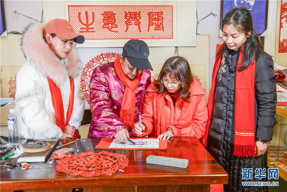 仙桃雕花剪纸:坚守中绽放光彩 仙桃雕花剪纸:坚守中绽放光彩