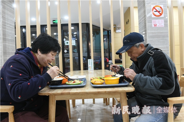 【地评线】民生十为 | 社区食堂上海走红 让老人享受“舌尖上”的幸福晚年