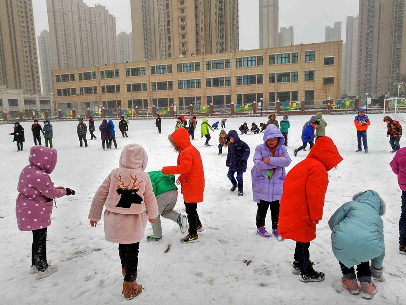 Heavy snowstorm blankets Henan Province