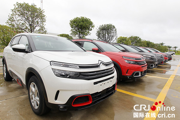 图片默认标题_fororder_神龙成都工厂发出第50000辆整车（成都龙泉驿区委宣传部-供图）-(3)