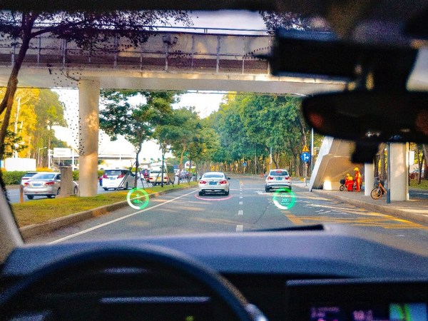 锐思华创 (Raythink) AR-HUD 完成半年期实车测试 将进行A轮融资 锐思华创 (Raythink) AR-HUD 完成半年期实车测试 将进行A轮融资