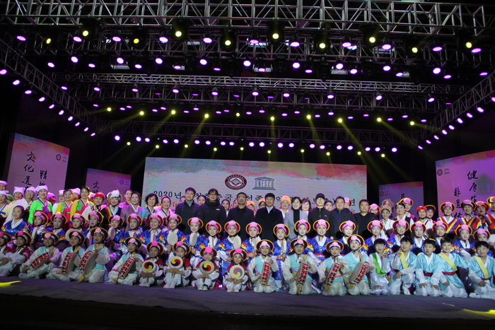 2020년 왕청현 중국조선족 농악무(상모춤) 경연 성황리 진행 2020년 왕청현 중국조선족 농악무(상모춤) 경연 성황리 진행