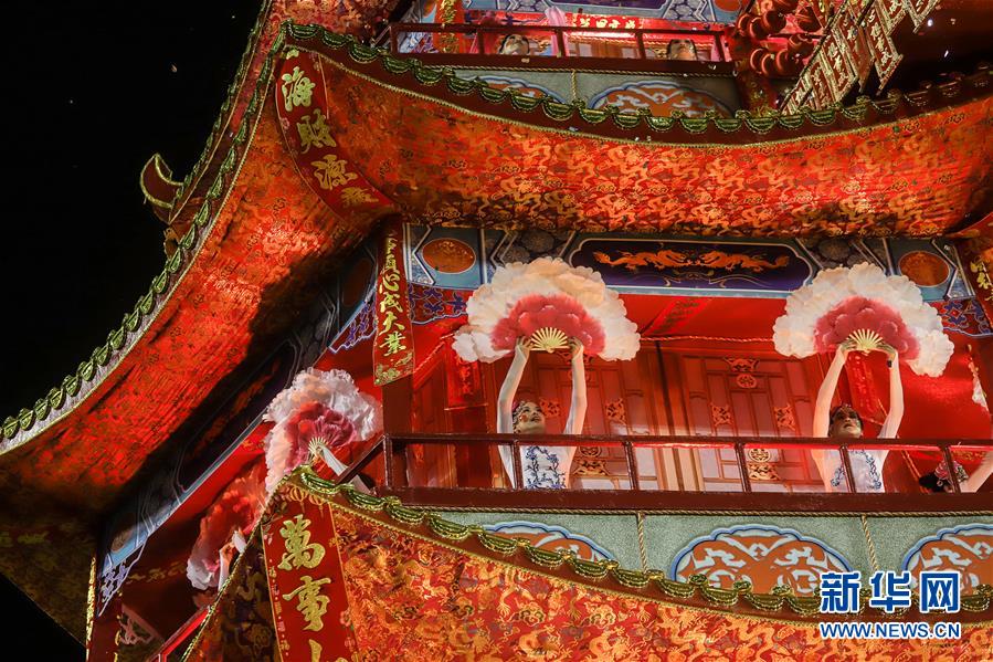 [新华网]特写：圣保罗狂欢节上的中国主题桑巴巡游