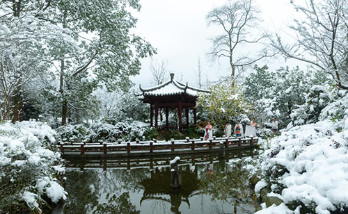 图片默认标题_fororder_冰天雪地的宝山