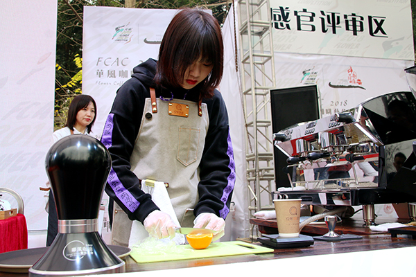 图片默认标题_fororder_咖啡制作中--（摄影-高学兵）