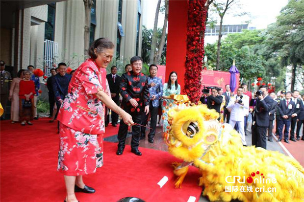 【欢乐春节】诗琳通公主莅临中国驻泰国大使馆“开门过大年”活动