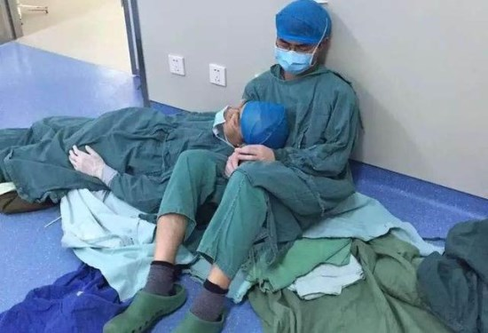 #齐鲁网#【地评线】齐鲁网评：逛吃还不到时候，一个月都坚持下来