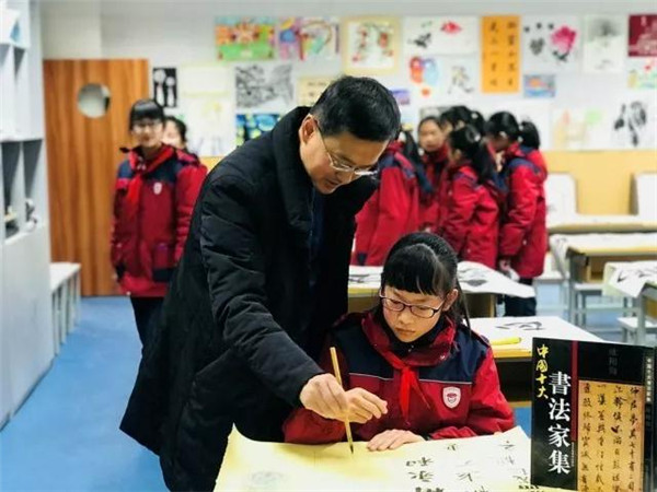 国际在线四川消息:近日,成都市书法家协会常务副主席赵安如,张雁