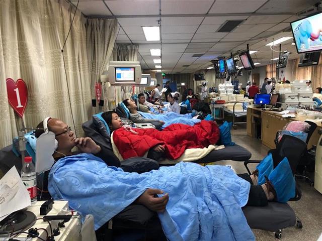 武汉成分献血人次全国第一 挽救6万多病患