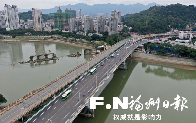 【福州】【移动版】福州洪山桥新建右幅桥双向通行 完成新老桥交通转换